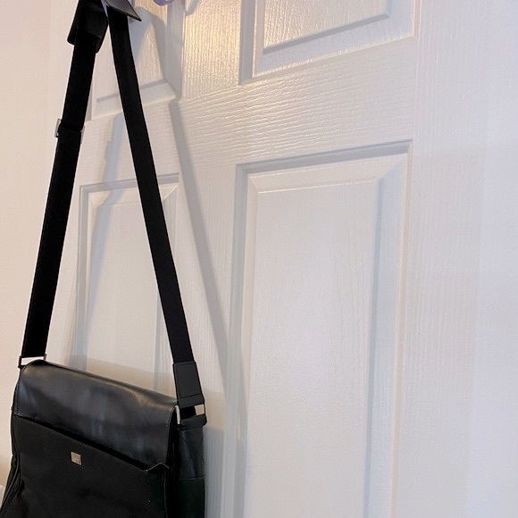 ✨Host Pick✨ Oroton Unisex Adjustable Satchel Bag~ JUST AS NEW - Picture 10 of 15